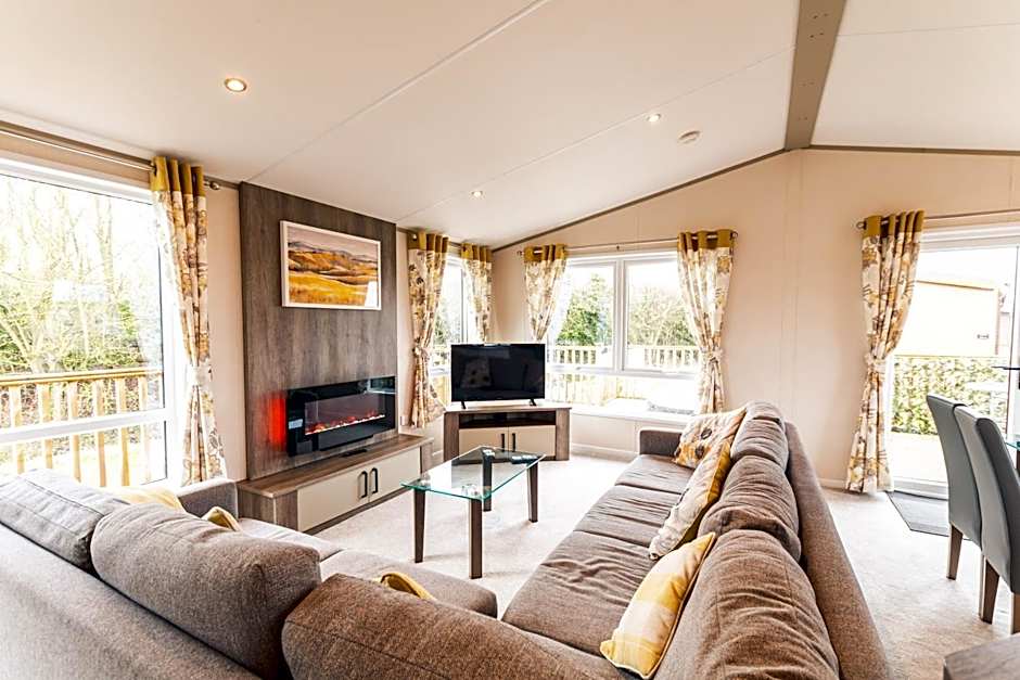 Springwell Lodge With Hot Tub