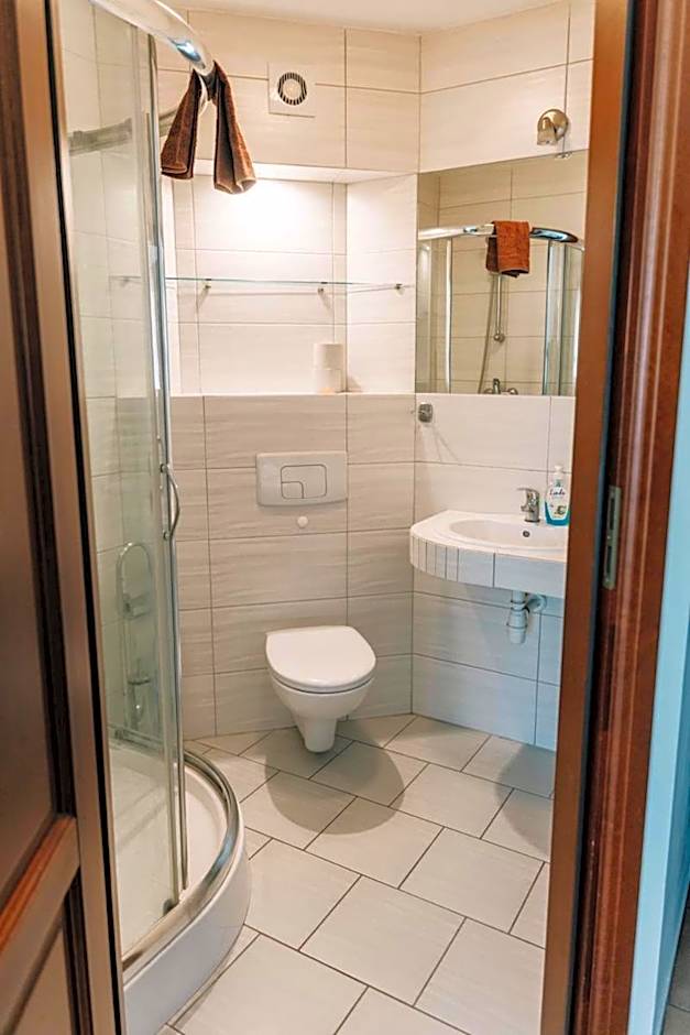 Willa Latarnik - doskonała lokalizacja, blisko atrakcji, 20min do plaży