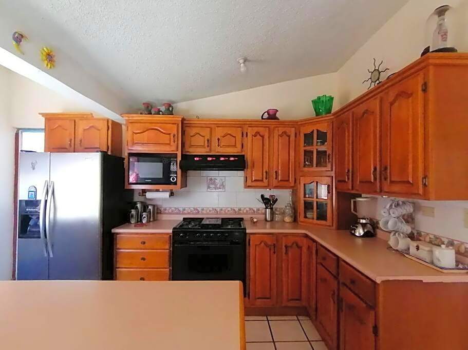 Casa Gaviotas Art cozy 2 bed house with art studio close to downtown