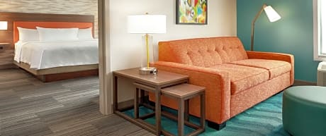 Suite Accessible King Size Bed