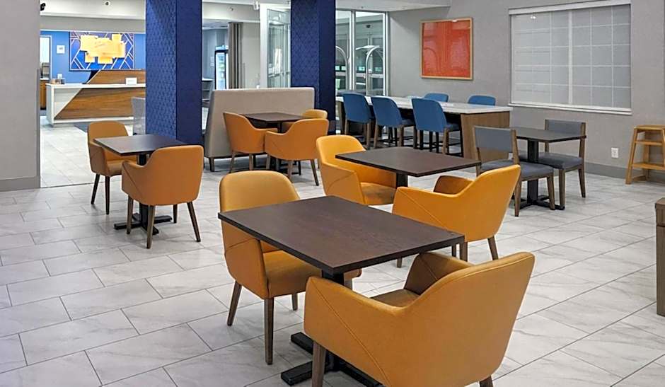 Holiday Inn Express Hotel & Suites Pierre-Fort Pierre By IHG