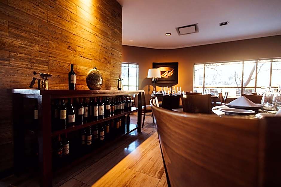 Hotel Tower Inn & Suites