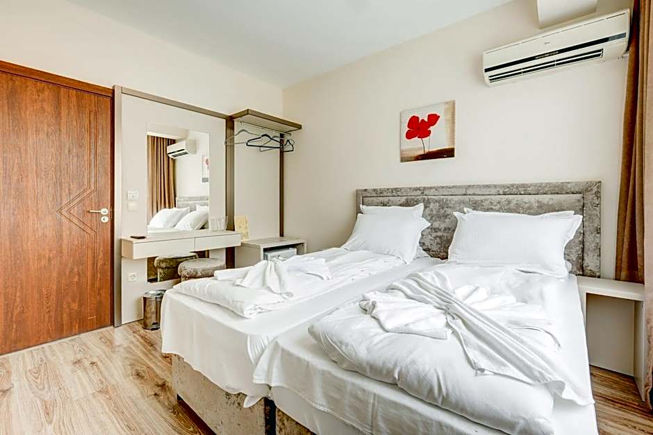 Jupiter 1 Family Hotel