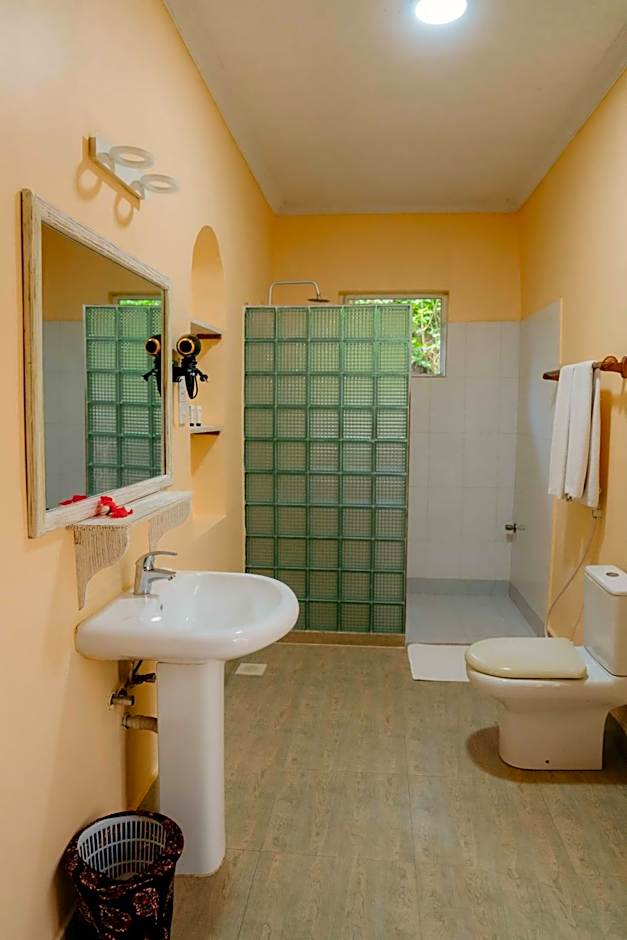 Pearl Beach by Sansi