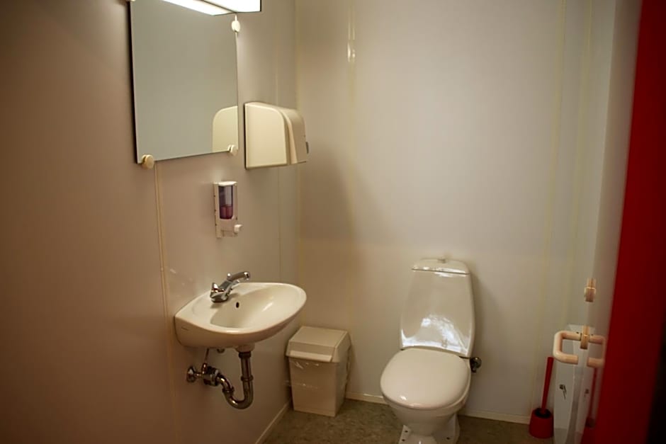 101 Guesthouse Hotel