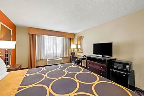 1 King Bed Mobility Accessible Room Non-Smoking