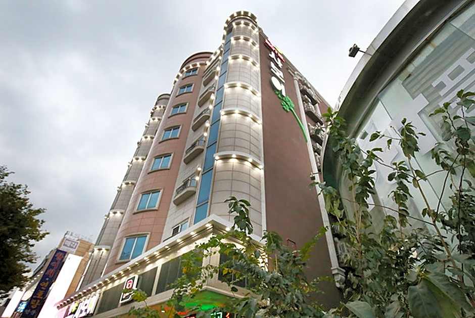 Daejeon Yongjeon Savoy – Daejeon, FL