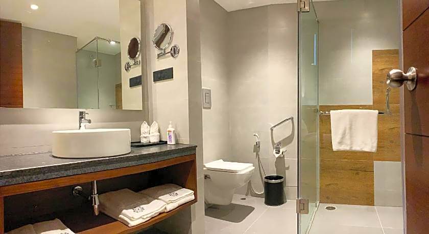 Rosefinch Sarovar Portico Bhimtal