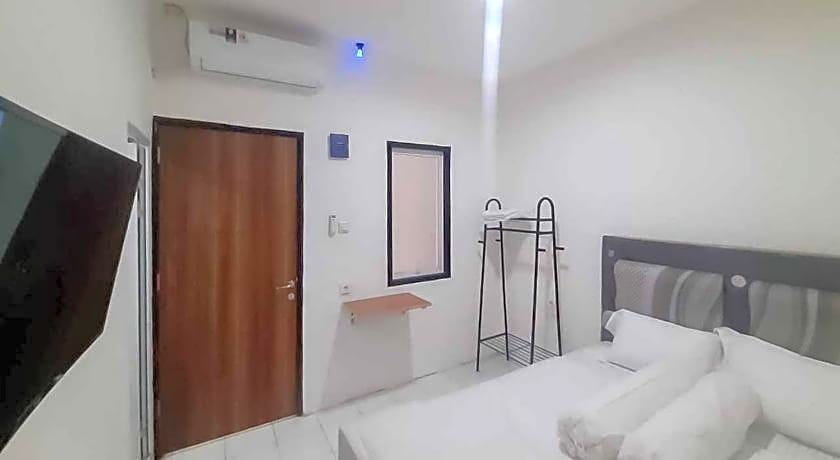 RedDoorz near Alun Alun Kota Serang