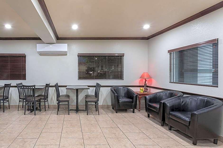 Super 8 by Wyndham Amarillo Central TX
