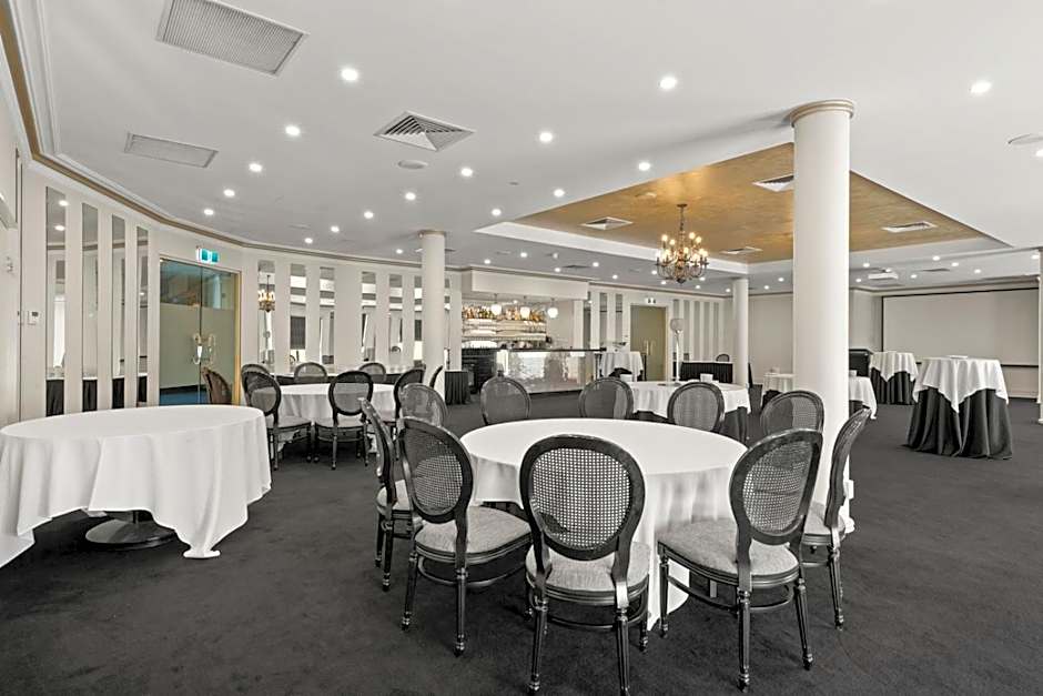 The Carrington Hotel