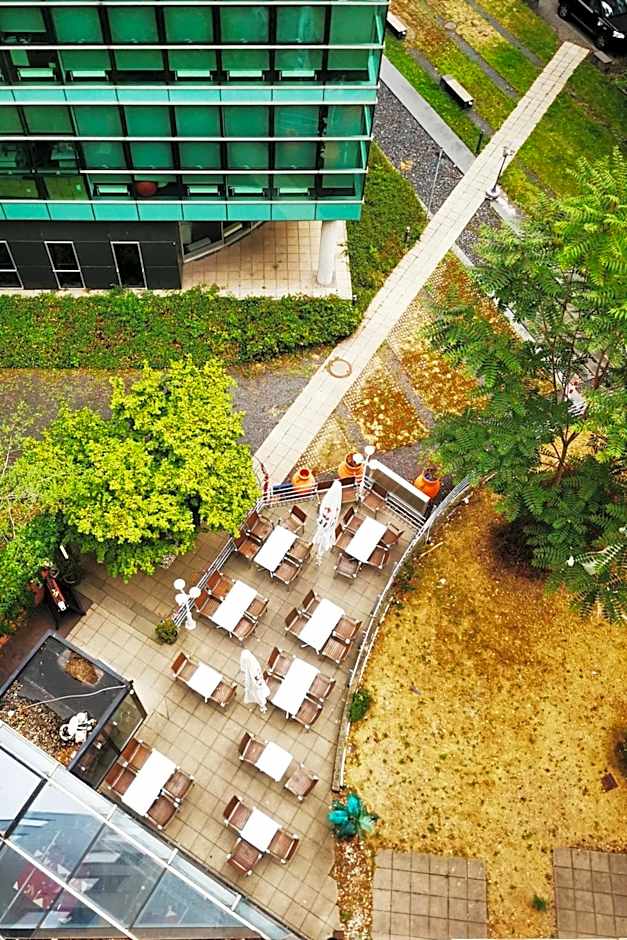 Plaza Hotel & Living Frankfurt