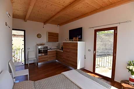 Deluxe Double Room with Balcony and Sea View