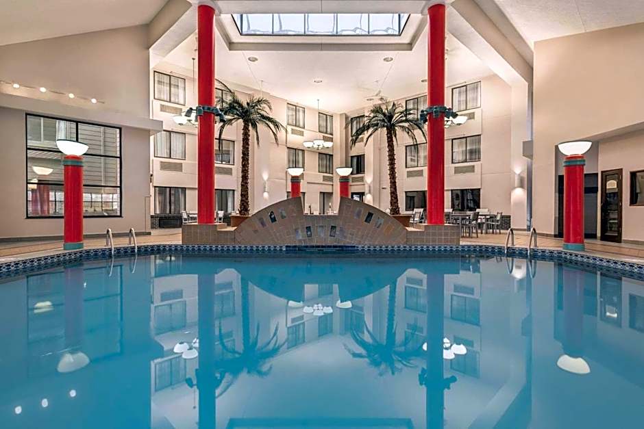 Country Inn & Suites by Radisson, Erie, PA