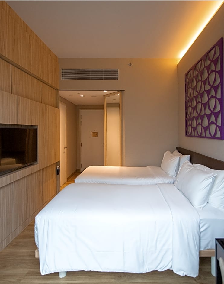 Photo 1 of 6 of Deluxe 2 Twin Beds