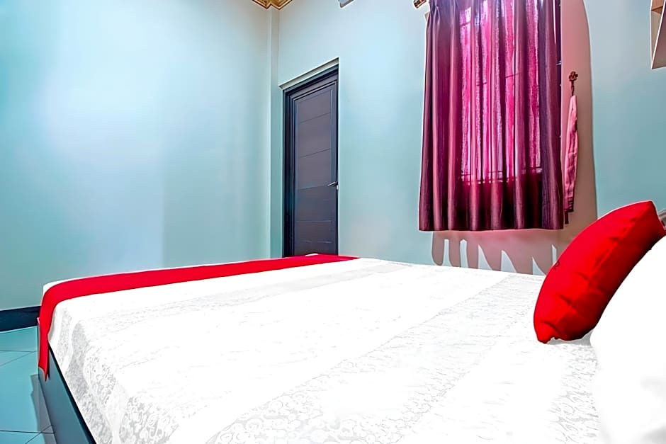 RedDoorz Plus near Isola UPI