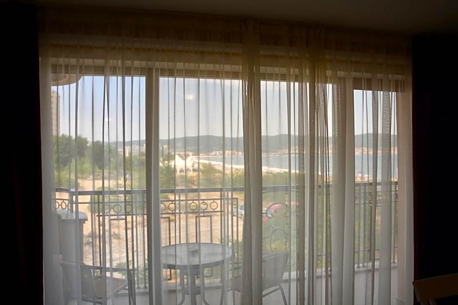 Golden Rainbow Beach Hotel