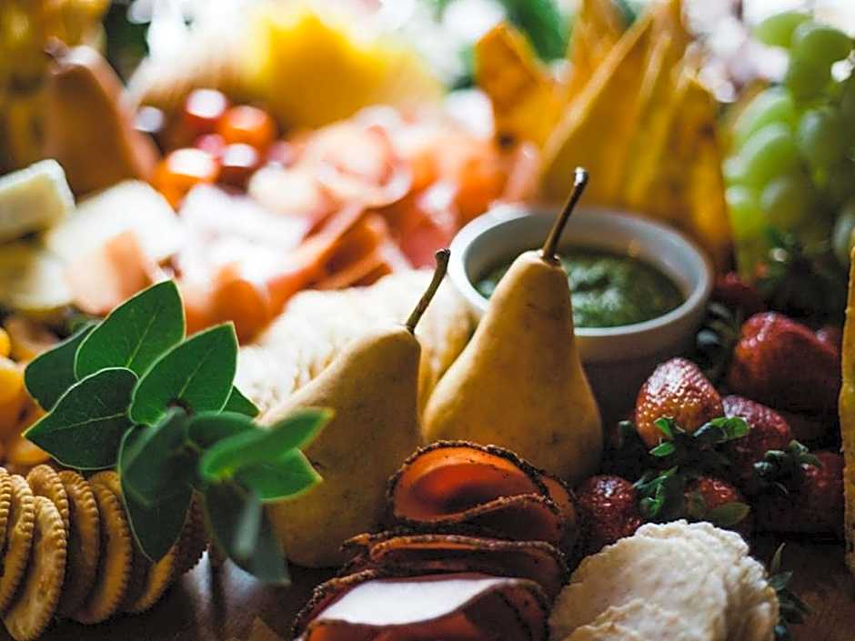 The Narrows Landing Hotel