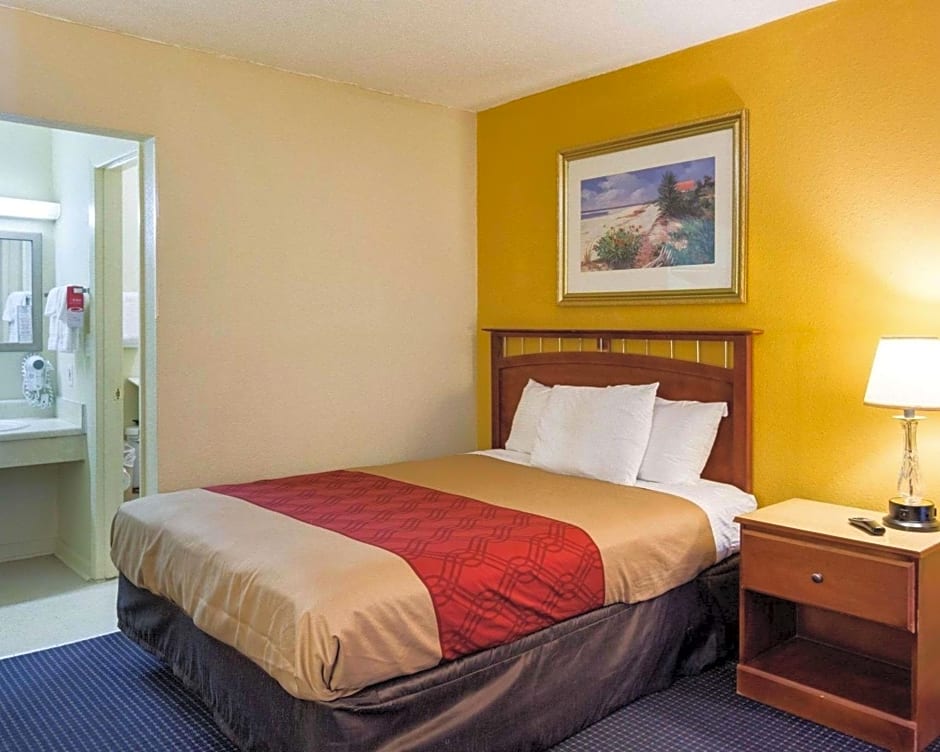 Econo Lodge Petersburg - Fort Lee