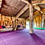 Beachcomber Lodge & Backpacker
