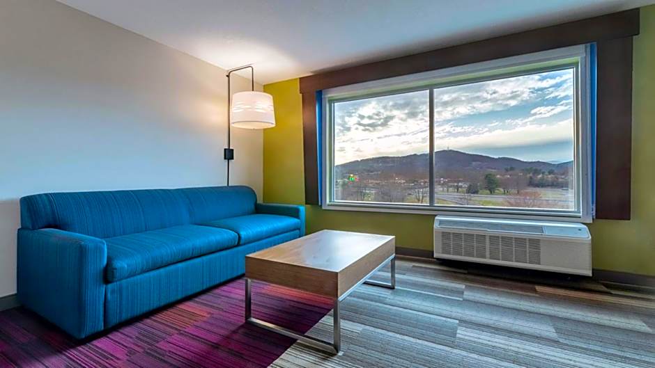 Holiday Inn Express And Suites Marion By IHG