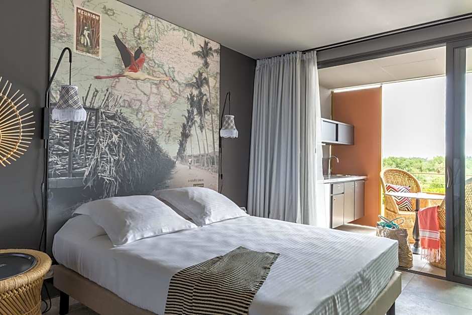 Dina Morgabine Saint Gilles