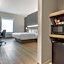Comfort Inn & Suites Newark Liberty International Airport