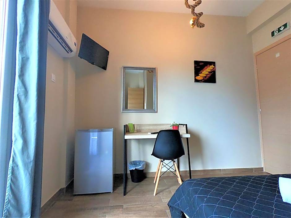 Achillion Hotel Piraeus