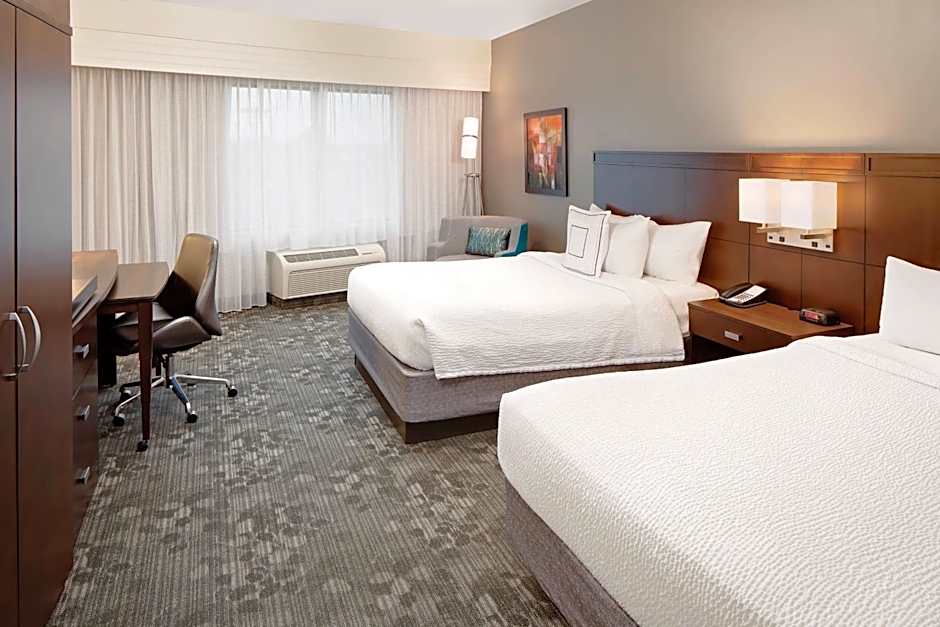Photo 1 of 4 of 2 Queen Beds, Hearing/Mobility Accessible, Bathtub