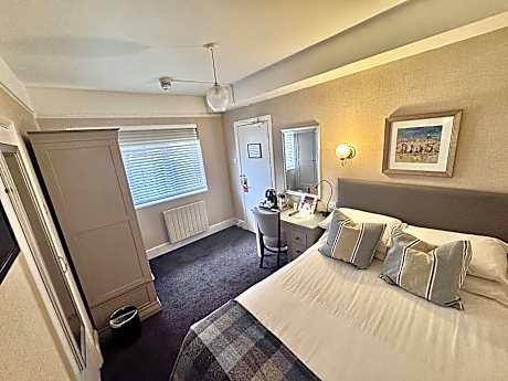 Small Classic Double Room - Non-Smoking
