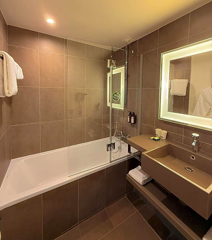 B&B HOTEL Cergy Port 4 étoiles