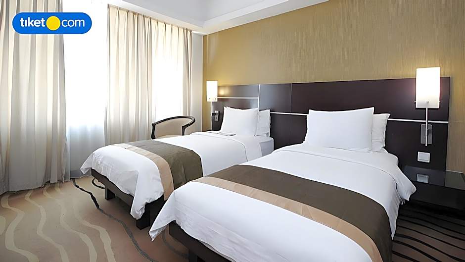 Java Paragon Hotel & Residences