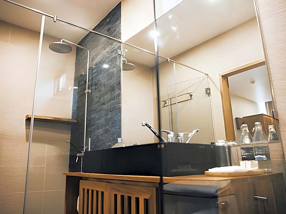 Zee Luxury Boutique Hotel