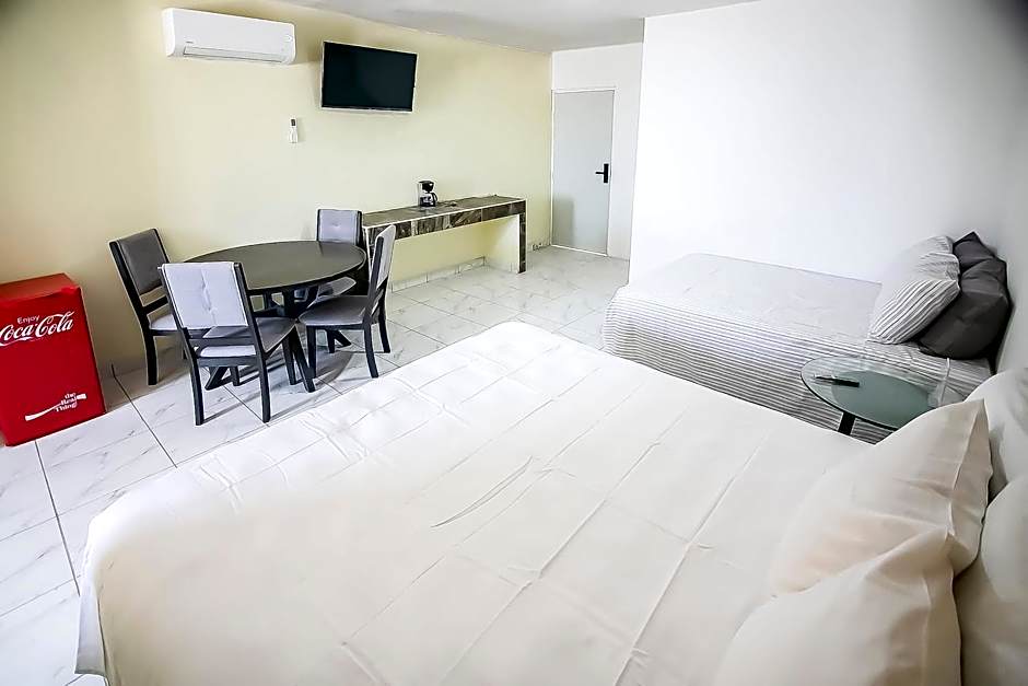 OYO Hotel Plaza Las Torres, Cabo San Lucas