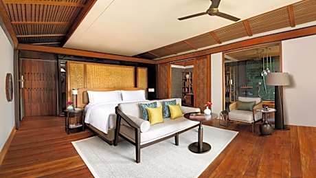 Studio King Suite