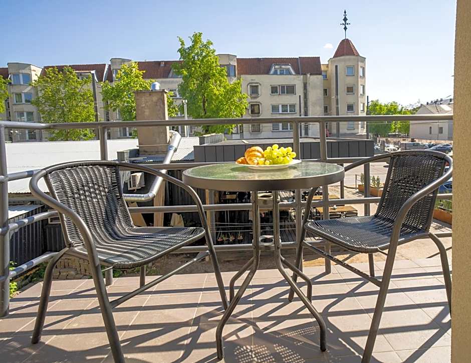 House 22A Studio Apartments