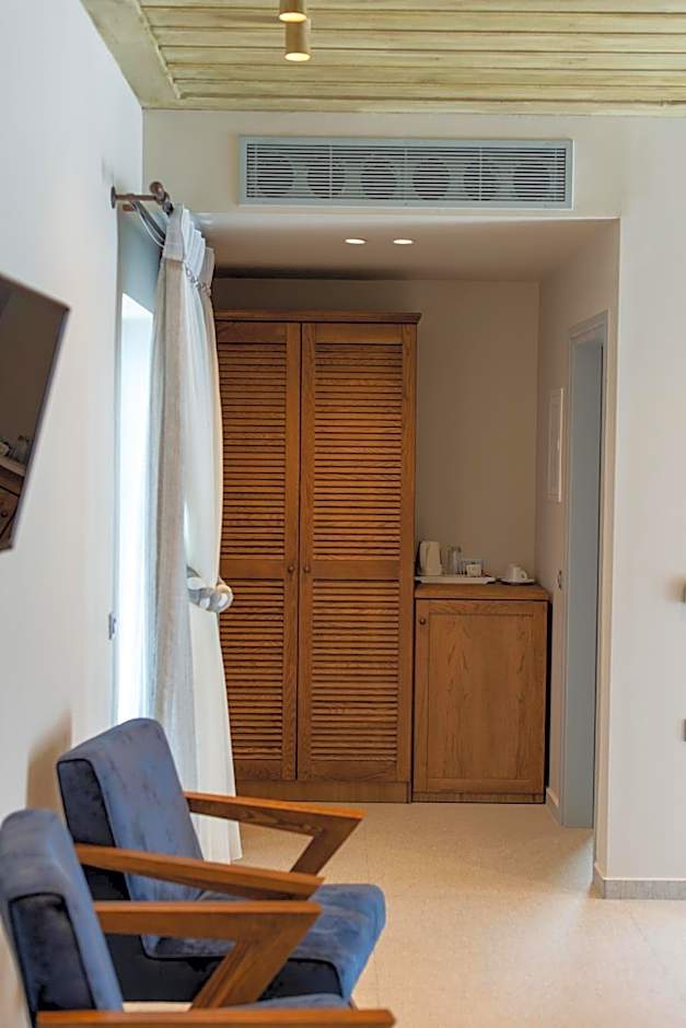 Photo 1 of 6 of Superior Suite, Sea View