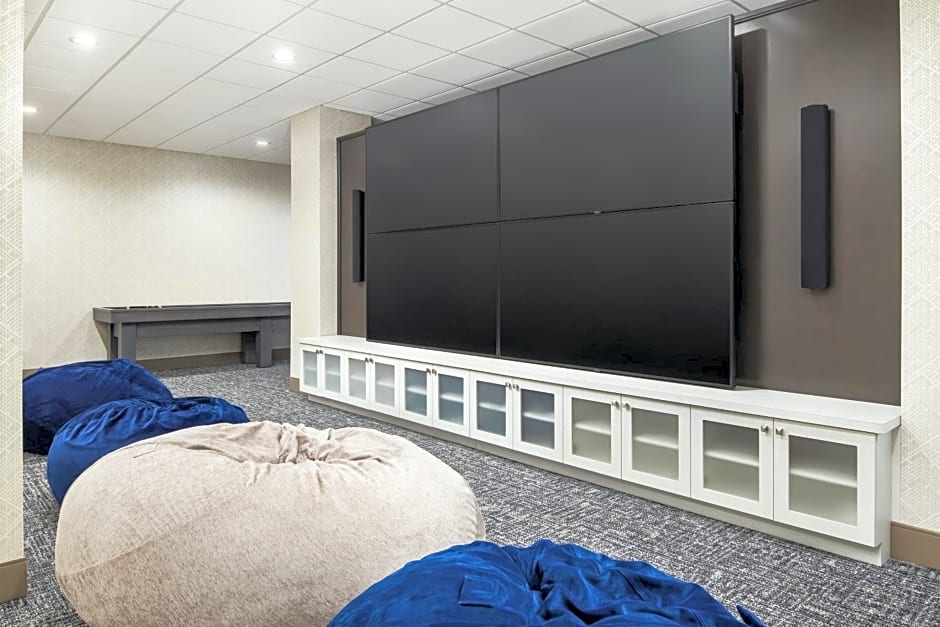Holiday Inn Express Richmond - Midtown, an IHG Hotel