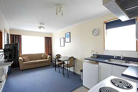 1 Bedroom Apartment Twin Bed