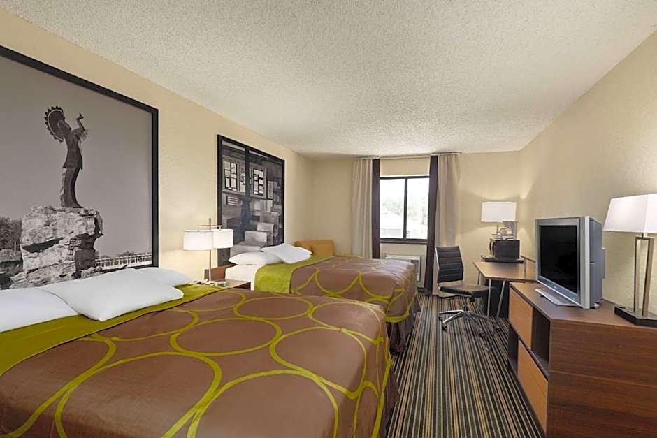 Super 8 by Wyndham Dodge City