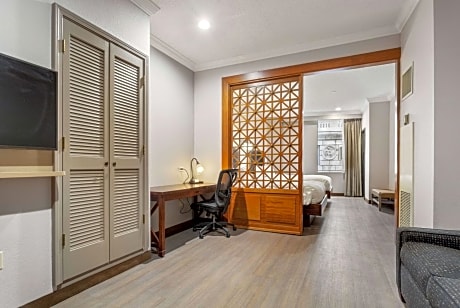 Suite with Two Double Beds - Non-Smoking