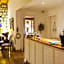 Alacati Cadde 75 Luxury Hotel