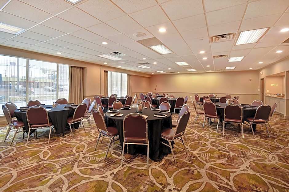 Holiday Inn Cincinnati-Riverfront By IHG