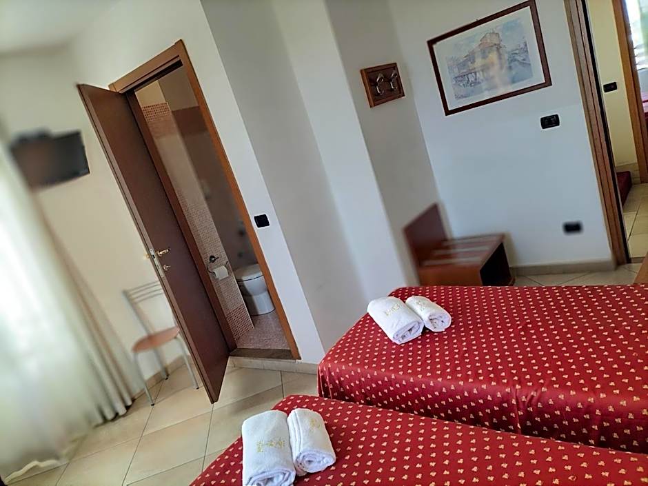 Photo 1 of 4 of Quadruple Room