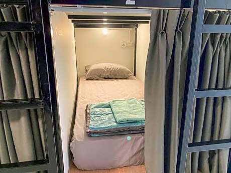 Bed in 6-Bed Dormitory Room