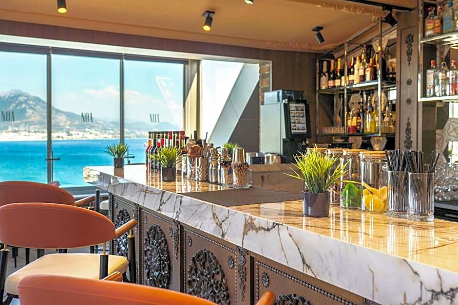 Numa Port Hotel