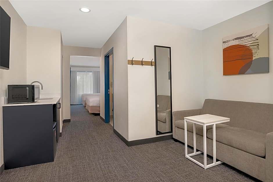 Spark by Hilton Rahway