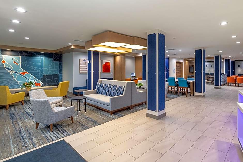 Holiday Inn Express & Suites - Hawaiian Gardens By IHG