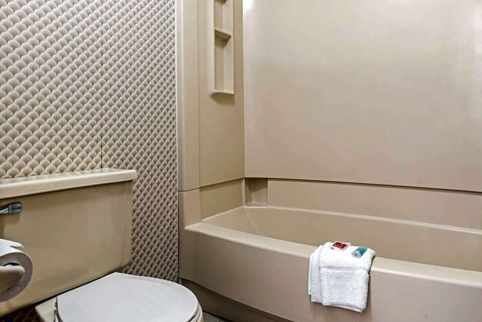 Econo Lodge Holland - Toledo