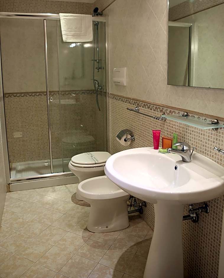 Apollo Suites